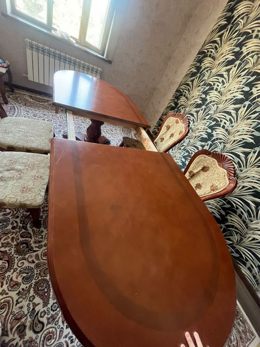 Стол и стулья продам