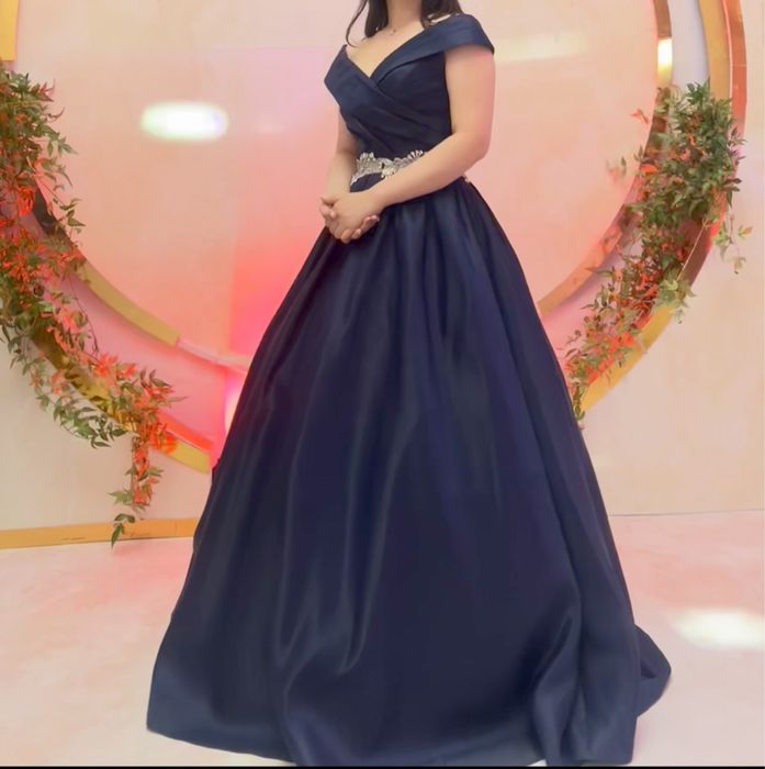 Вечерние платья