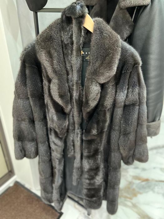 Продам шубу норковую