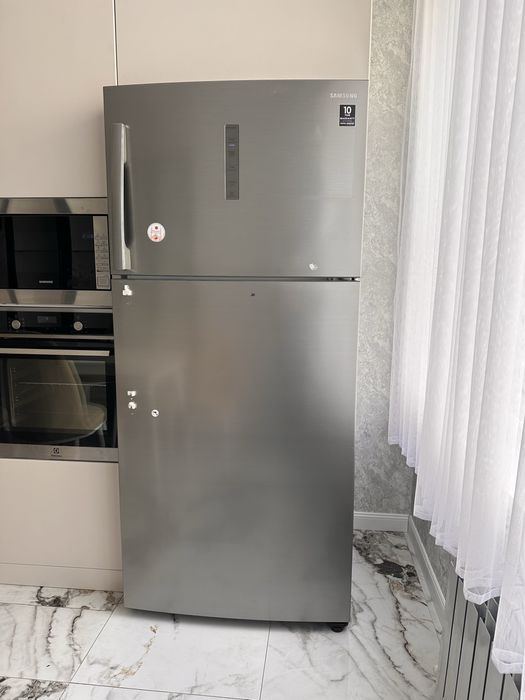 Холодильник б/у в отличном состоянии