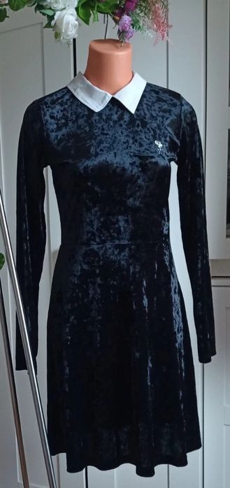 Rochie neagră cu guler alb potrivită mărimilor 36-38-40 - Destination - reduceri la loturi!
