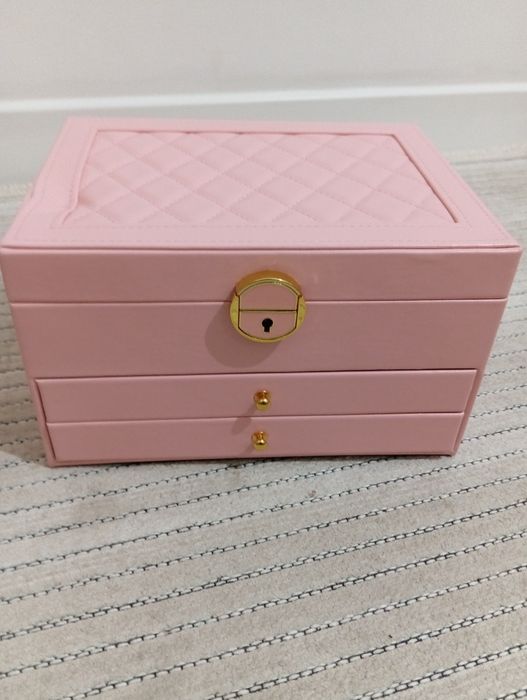 Шкатулка для украшений