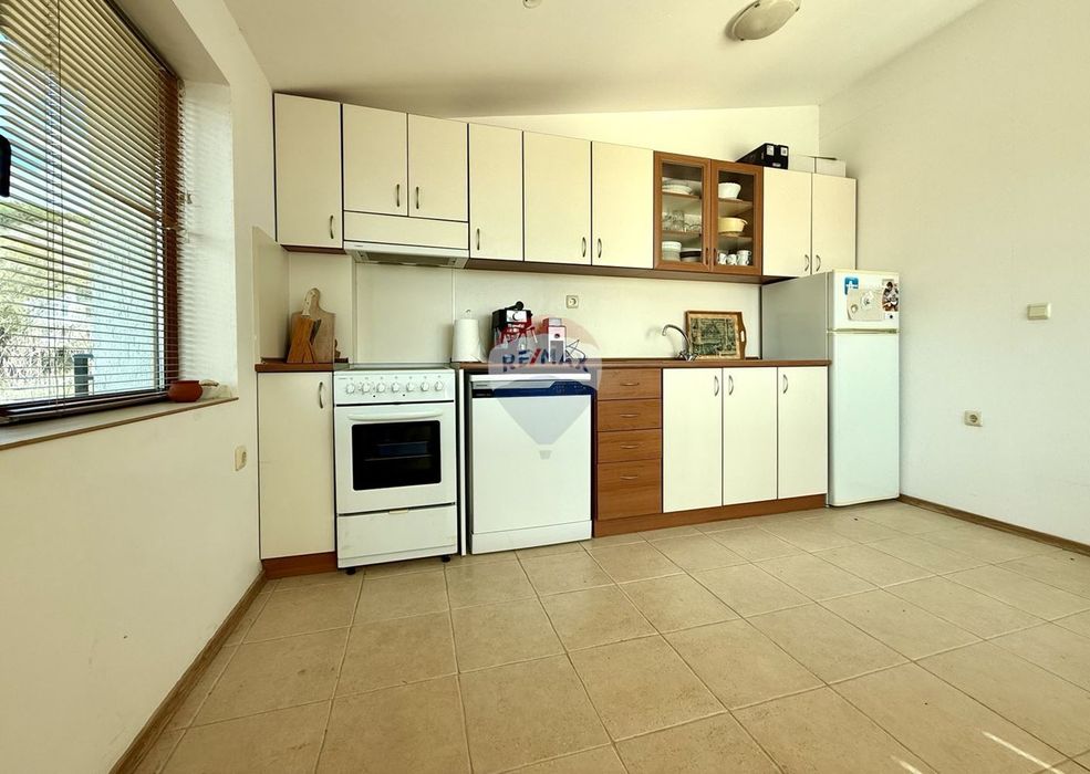 Южен апартамент с две спални и нескриваема морска гледка за продажба,