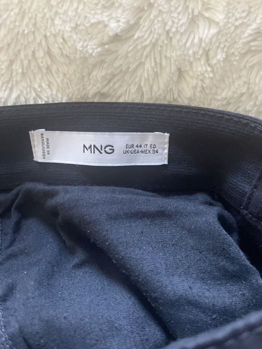 Pantaloni barbati bleumarin Mango