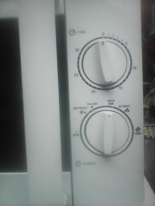 cuptor de incalzit cu microunde