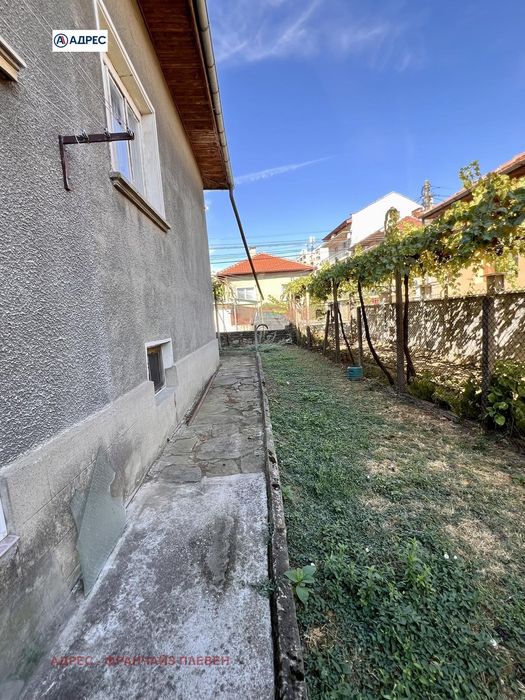 Продава се Къща в Ловеч, Младост - 124 кв.м за 992 €/кв.м - Снимка #1