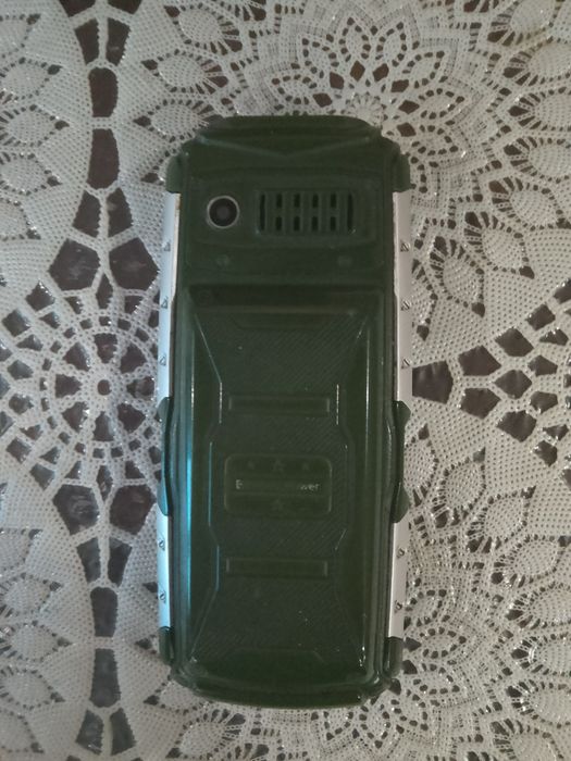 Продам телефон танк BQ