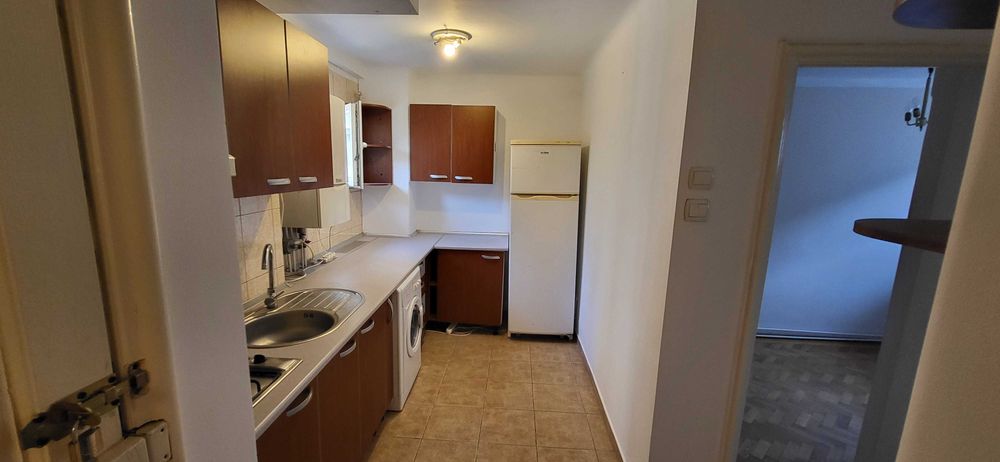 Apartament 3 camere ultra ultracentral, semidecomandat