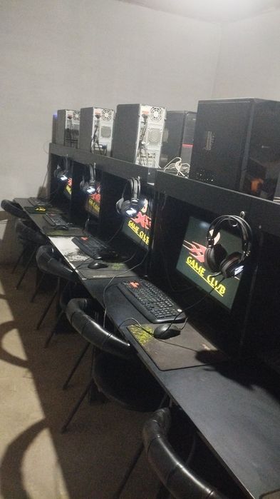 Kampyuter sotiladi 11 dona barcha oʻyinlar bor