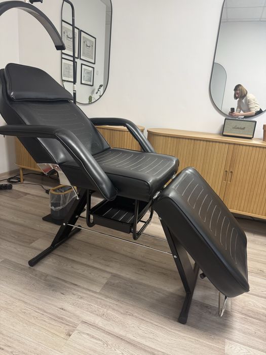 Vand pat reclinabil de cosmetica negru , conditii foarte bune