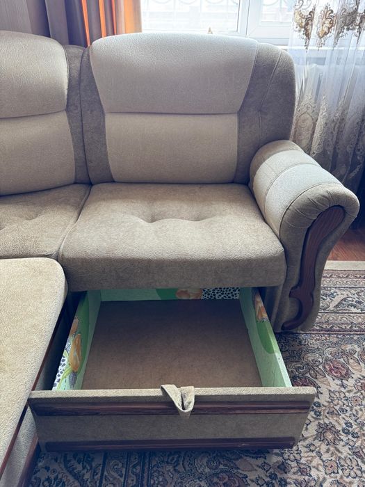 Продается Диван Угловой, Г образный, кресло