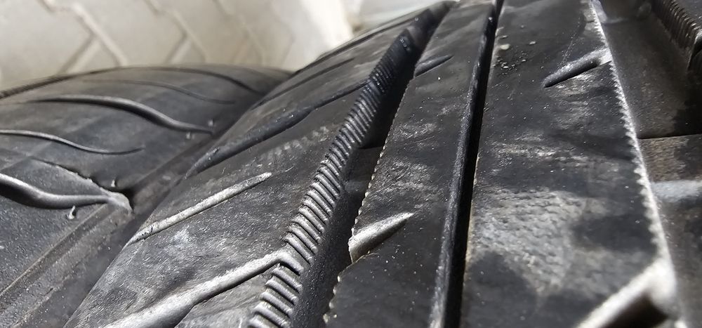 Летни гуми 235/35/19