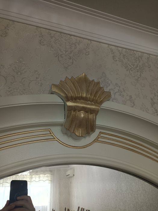 Продам комод и шкаф для посуды