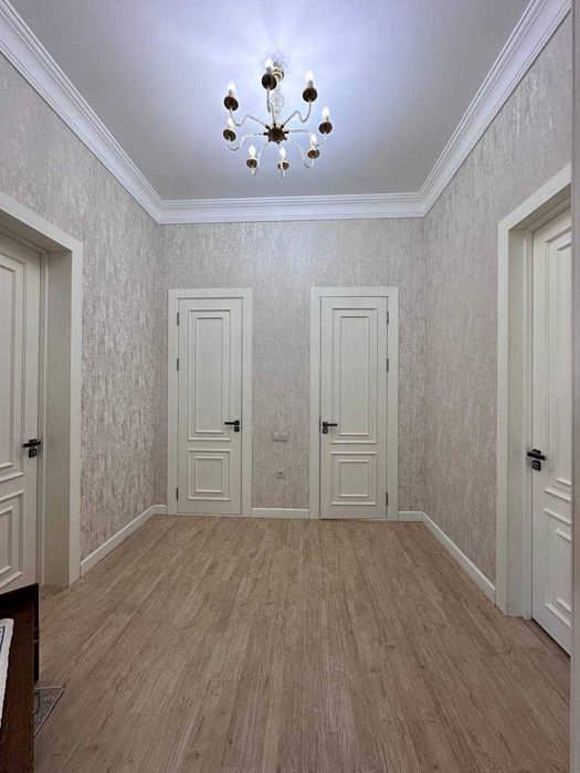 Продаётся добротный дом, 6 соток. 6 комнат. летняя кухня.  Дом угловой