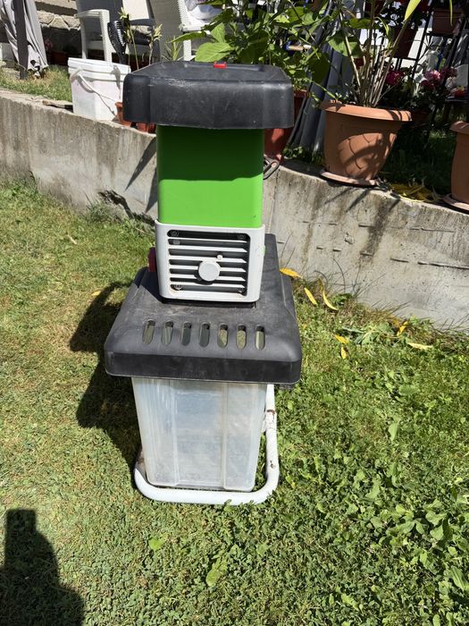 Валцова самопридърпваща дробилка 2500W