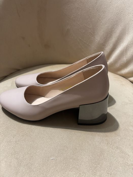 Продам туфли новые