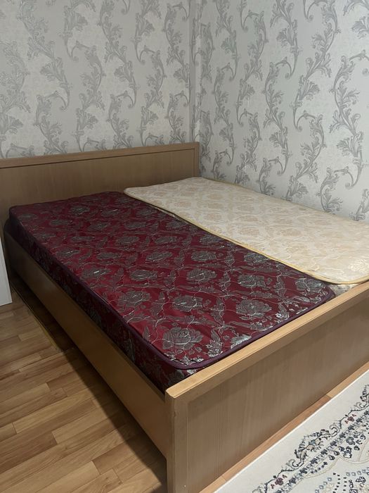 Кровать спальная