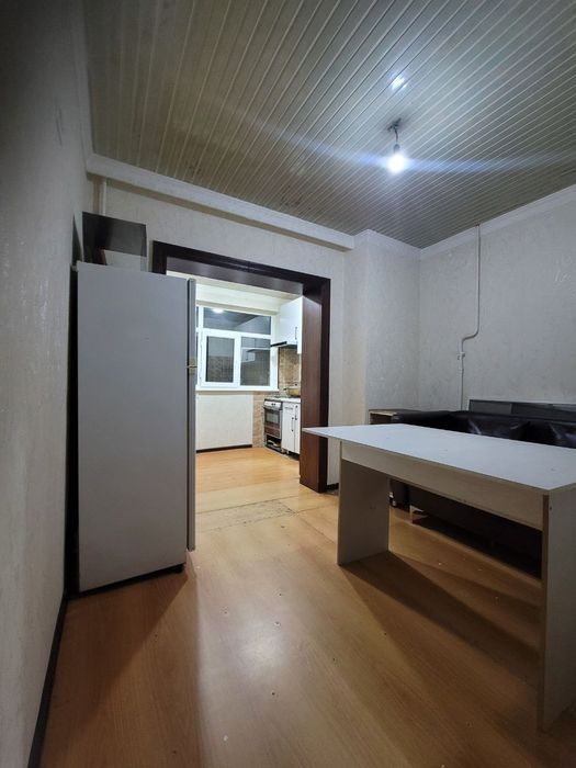 Sergili Yarmarka orqa tarafida 2 honalik kv bor Remonti full kir mowin