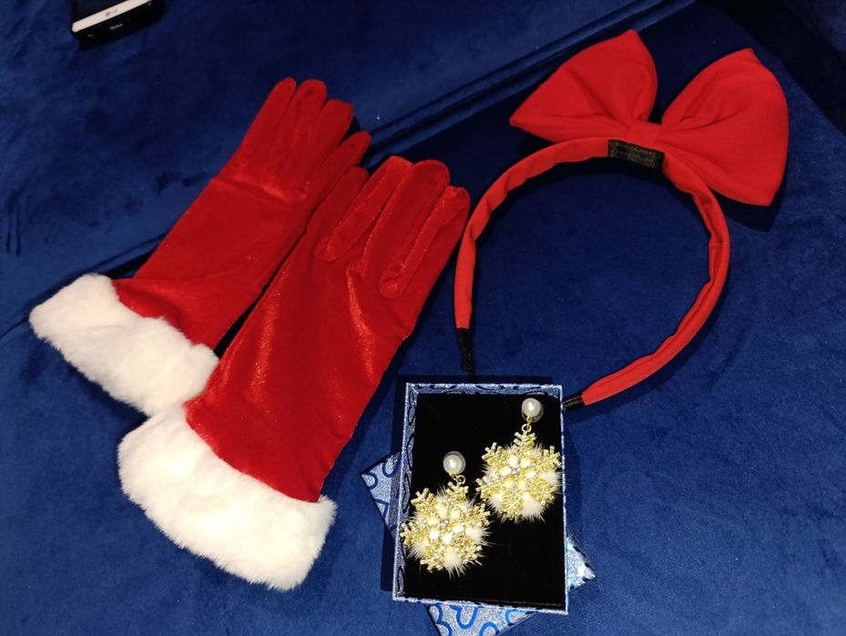 Перчатки Дела мороза ,ободок с красным бантом,сережки-снежинки