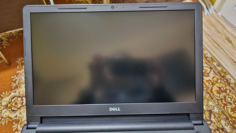 DELL Inspirion 15 3000 като нов