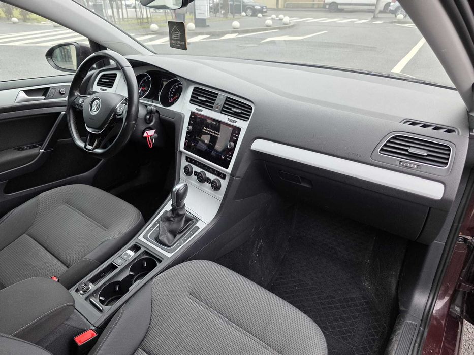 VW Golf Hatchback, 1.0 benzina, automata DSG, 110cp, stare foarte buna