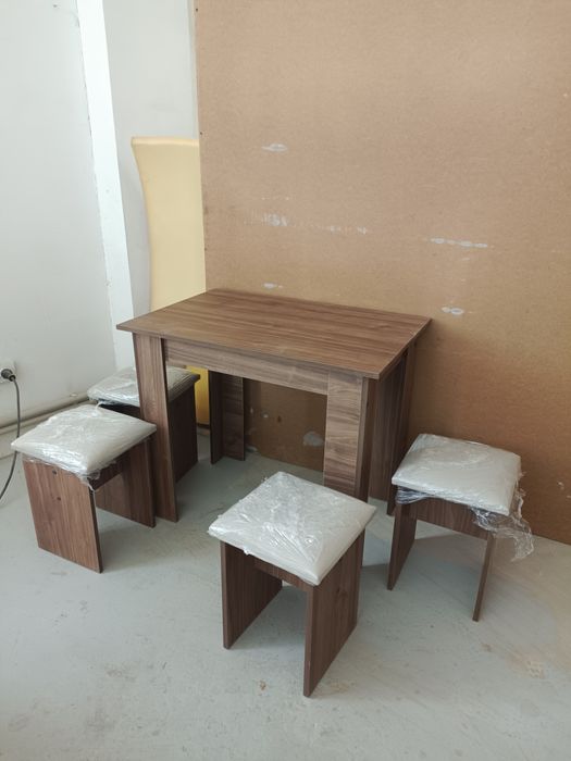 Продаю комплект столы