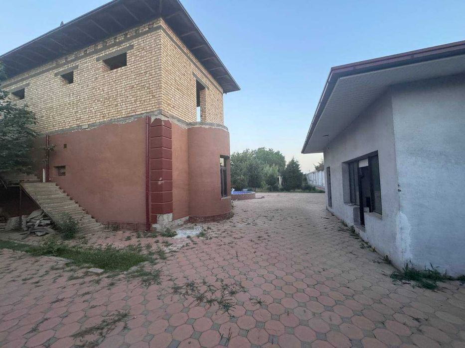 Продается дача коробка Чарвак 50 соток Срочно вдоль речки