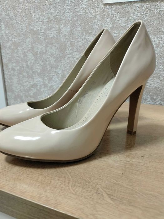 Продается Вечерние Платье