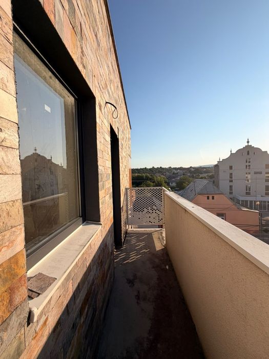 Vand apartamente cu 3 camere