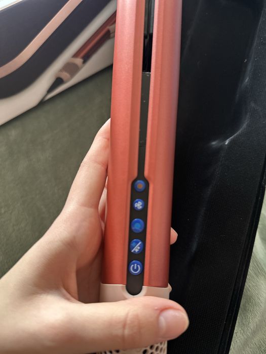 Dyson airstrait limited edition