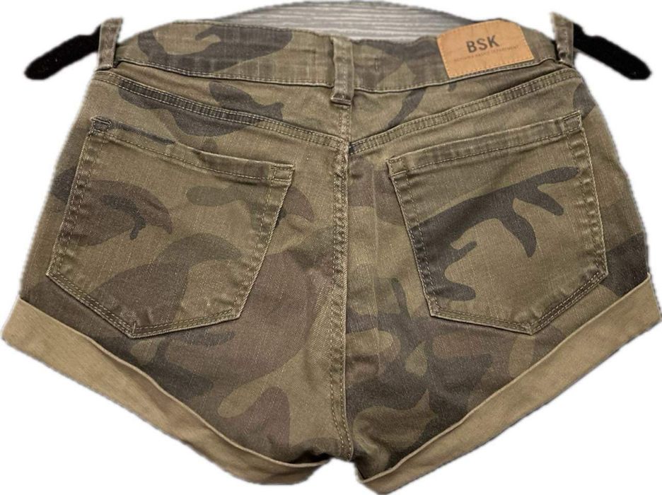 Камуфлажни къси панталонки