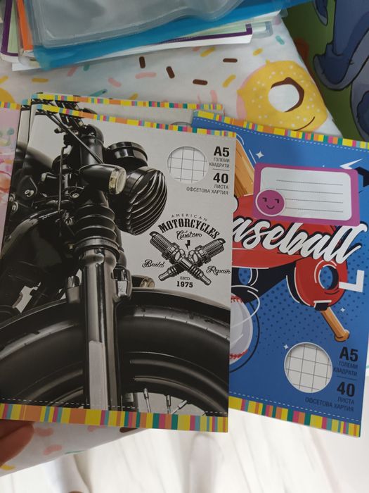 Тетрадки с големи квадратчета