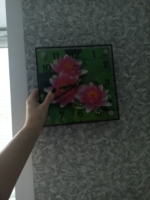 Часы, новые красивые