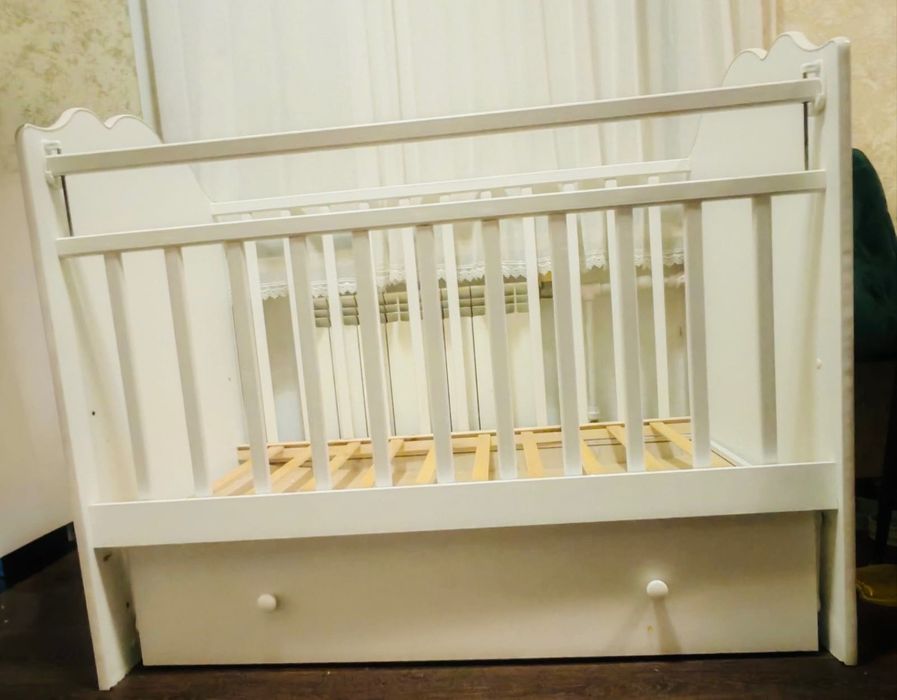 Кровать детская с ящиком для одежды