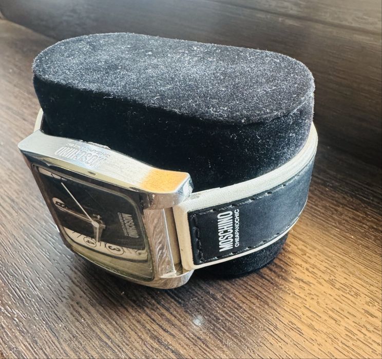 Унисекс часовник MOSCHINO