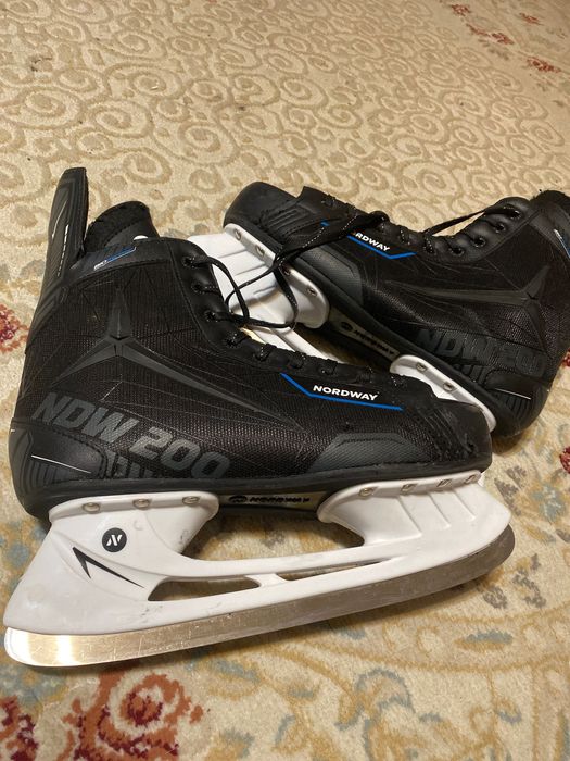 Продам коньки NORDWAY 200 катался зиму 24 и 25 года         Размер 44