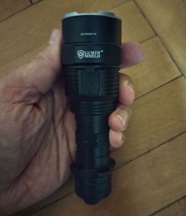 Lanterna Nitecore TM9K pro