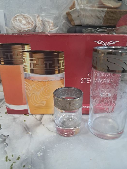 Продам набор стаканов со стопками