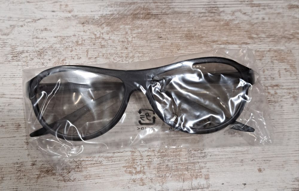 Продавам нови 3D очила LG