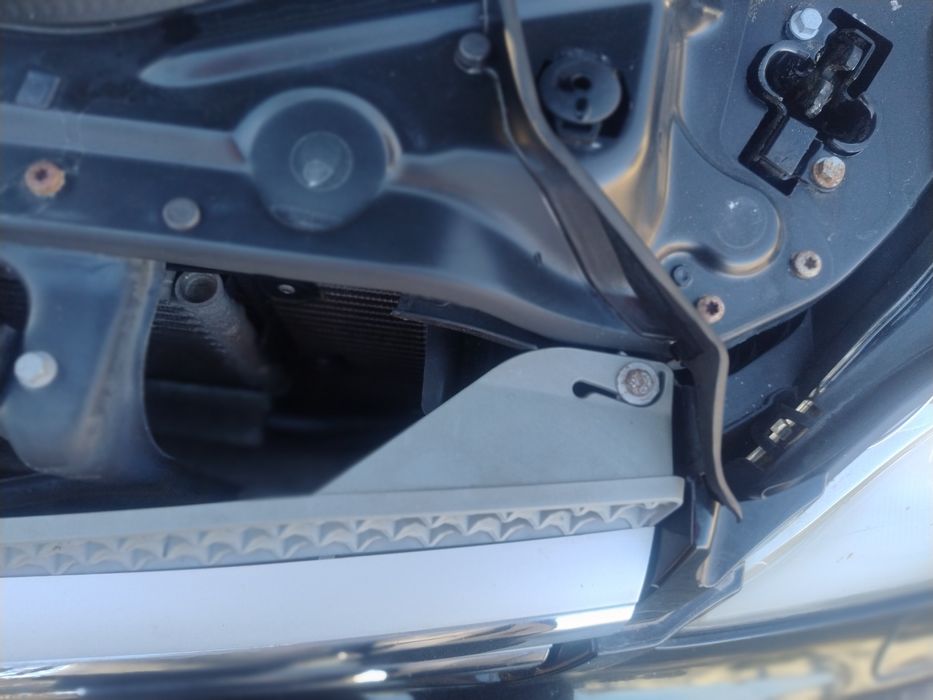 Grila frontala facelift, grila capota facelift Mercedes CLS W219