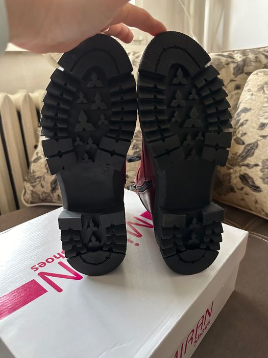 Нови дамски боти в цвят бордо - 37