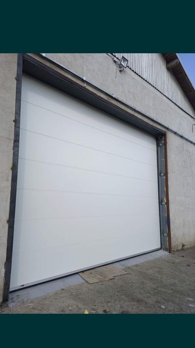 Usa Industriala Secțională - Livrare Rapida și Montaj Inclus