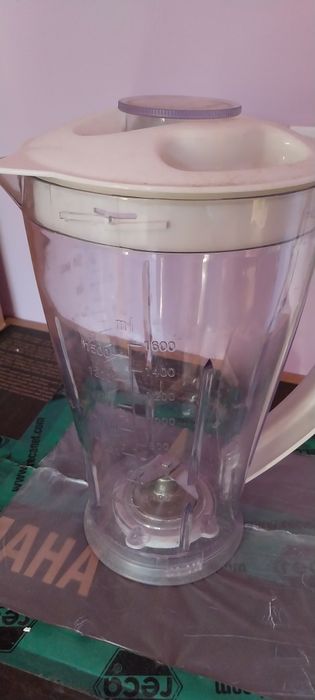 Robot de bucatarie pentru piese de schimb- motor nefunctional