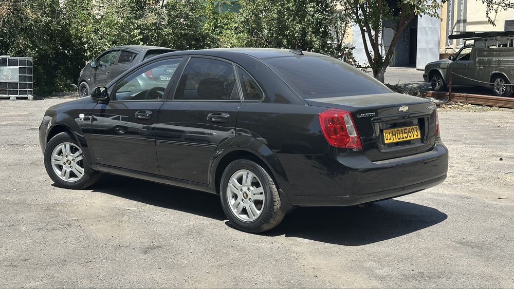 Lacetti автомат 1.8 2009 год 137000 км, краска Чистая Одни руки Бензин