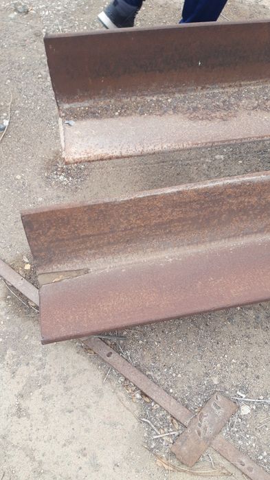 Продам металлический уголок