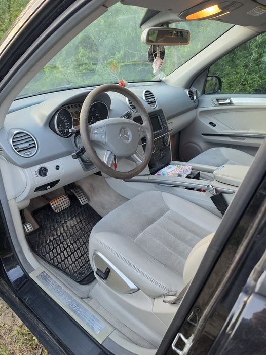 Mercedes Ml 320.