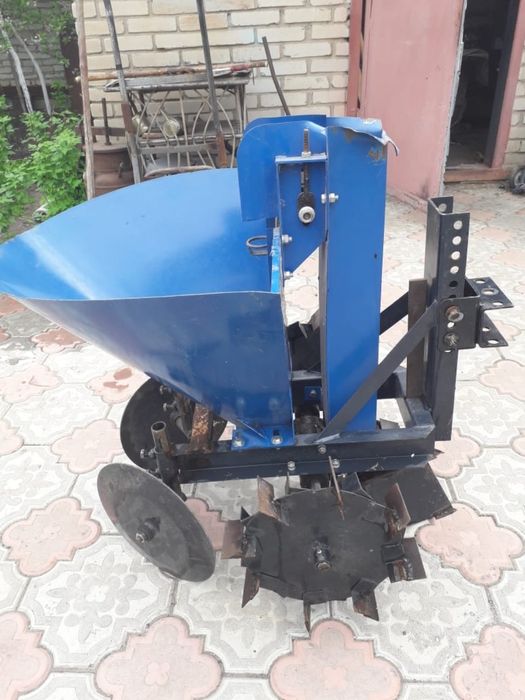 Картофелесажалка