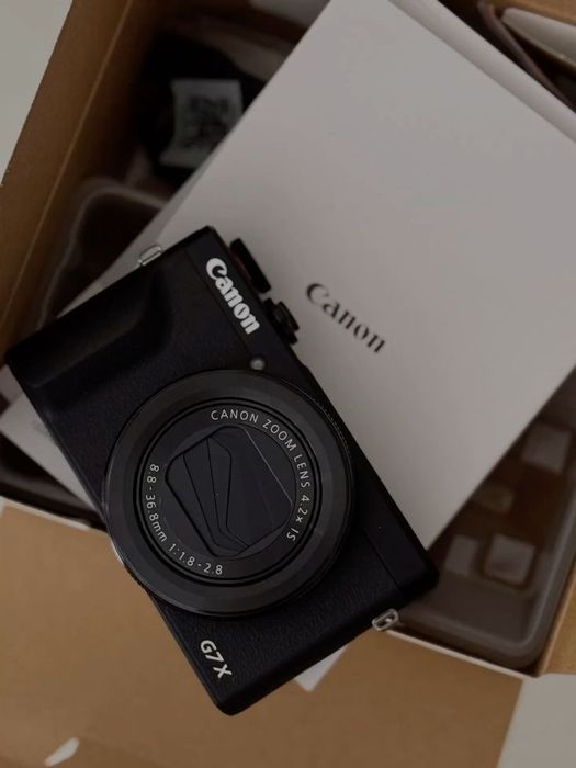 Canon G7X Mark III