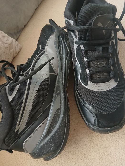 Puma PLAYMAKER PRO TROPHIES nr.41
Pantofii de baschet pentru bărbați P