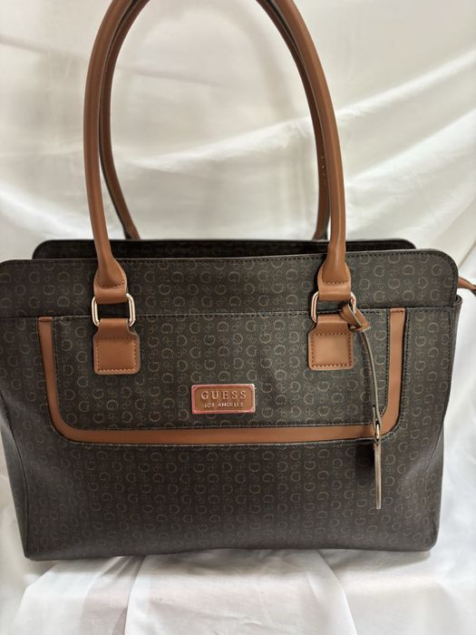 Geanta de umar Guess